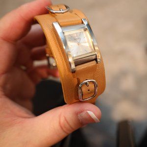 EUC light brown Guess leather watch